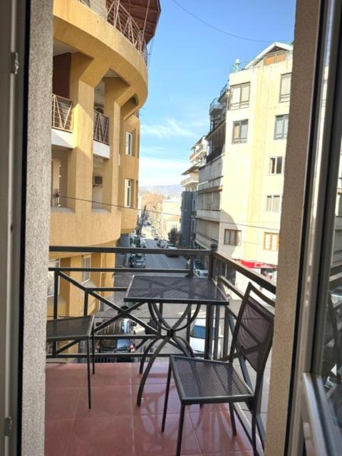 Hotel Vake Tbilisi Buitenkant foto