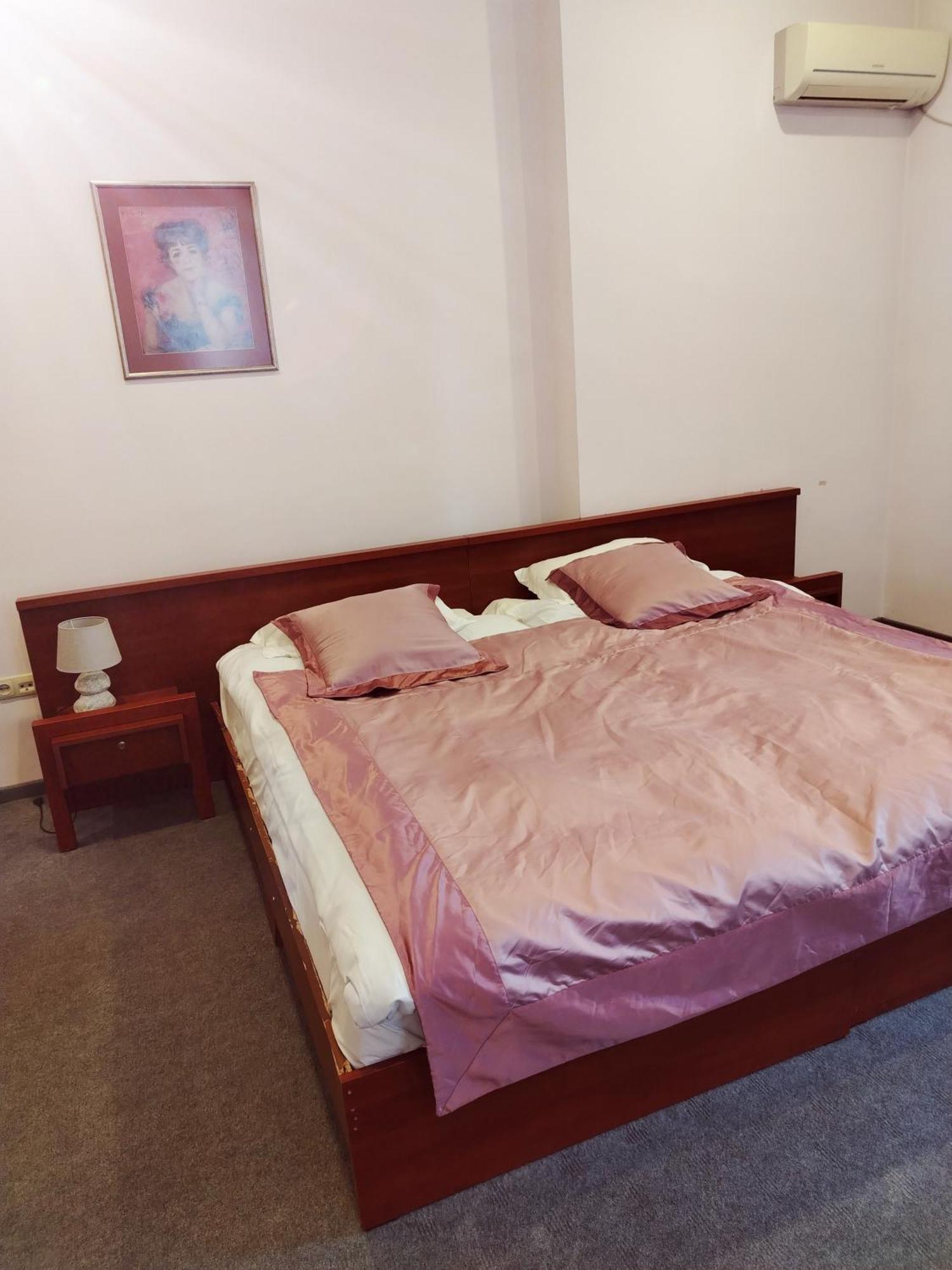 Hotel Vake Tbilisi Buitenkant foto